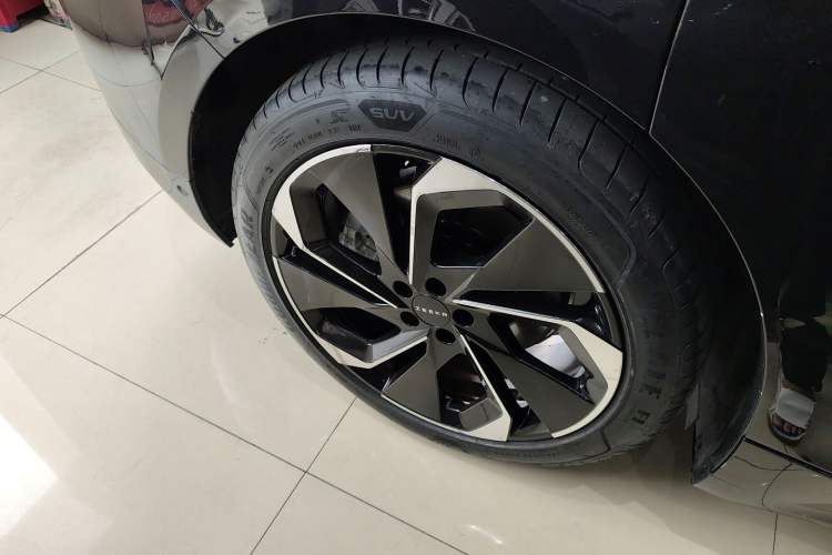 Used Zeekr 001 2022 Long-Range Dual-Motor WE Edition Right Rear Wheel Hub