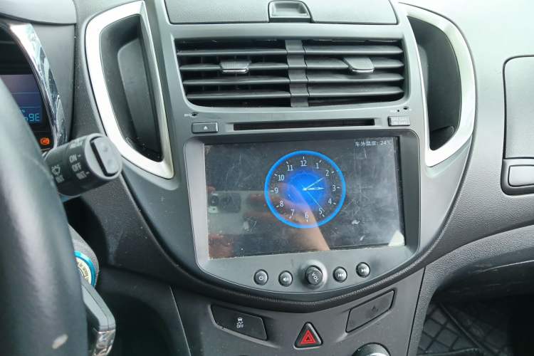 Used Chevrolet Trax 2016 1.4T Automatic Two-Wheel Drive Comfort Version with Sunroof Audio And AC Panel