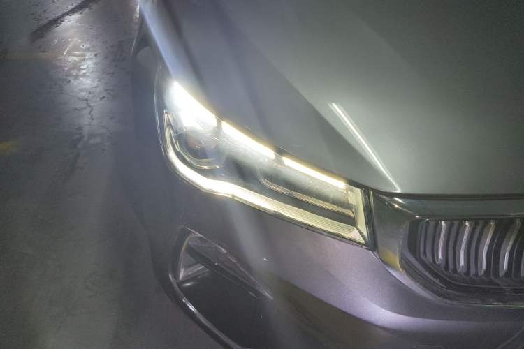 Used Geely Auto Emgrand 2022 4th Generation 1.5L CVT Luxury Model Right Front Headlight