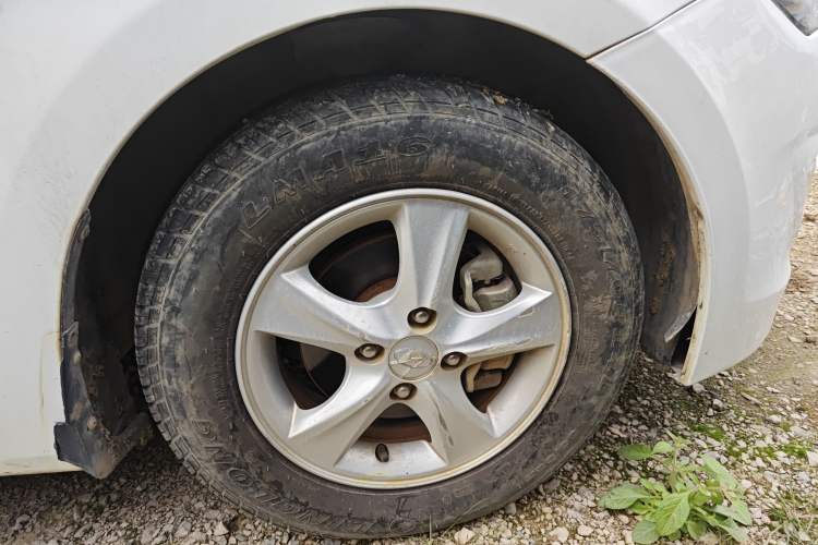 Used Hyundai Verna Ray 2014 1.4L Automatic GLX Right Front Wheel Hub