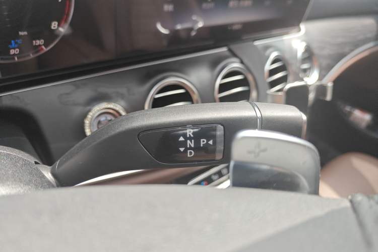 Used Mercedes-Benz E-Class 2017 E 300 L Sporty and Stylish Model Gear Lever