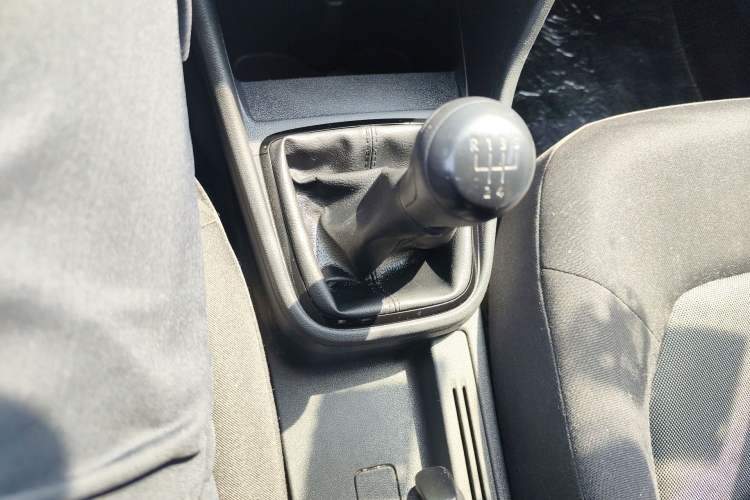 Used Volkswagen Jetta 2015 Value Edition 1.6L Manual Fashionable Style
