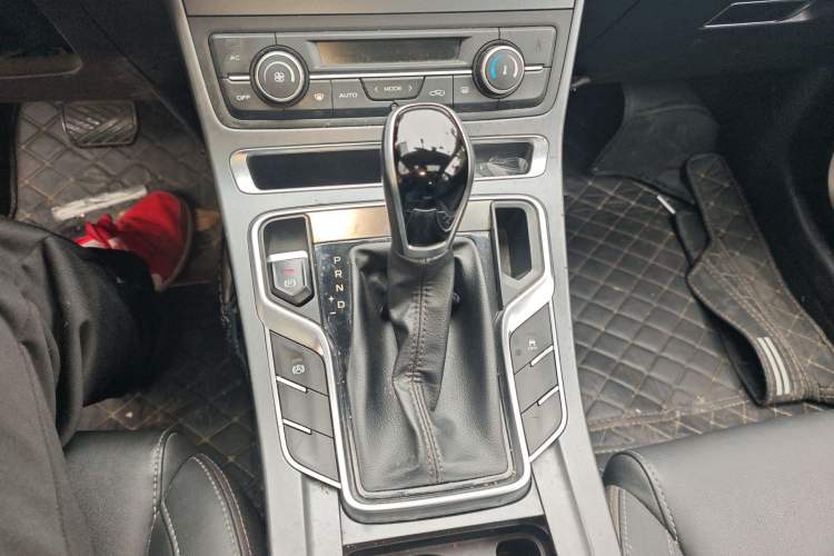 Used Geely Auto Emgrand 2021 UP 1.5L CVT Advanced Edition Gear Lever