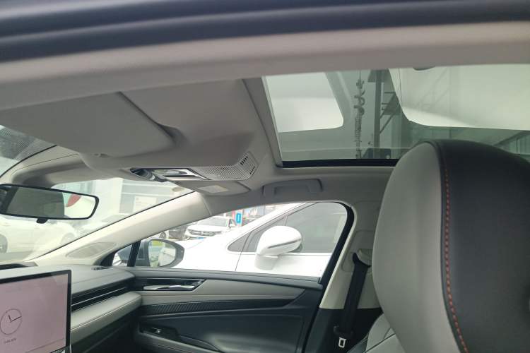 Used Volkswagen ID.7 VIZZION 2024 AIR model Headliner