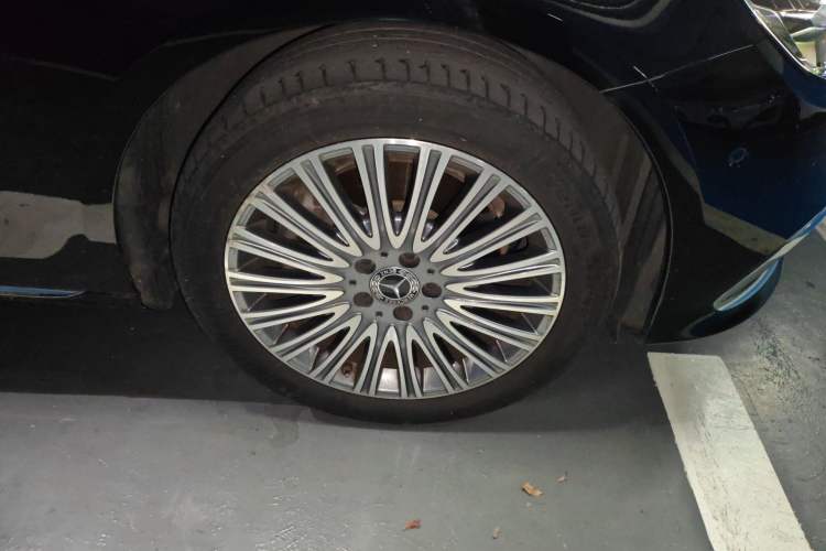 Used Mercedes-Benz E-Class 2021 E 300 L Stylish Model Right Front Wheel Hub