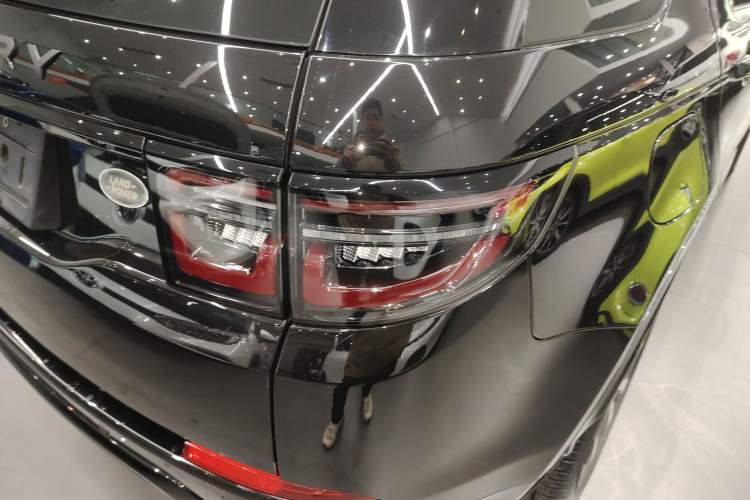 Used Land Rover Discovery Sport 2020 249 PS R-Dynamic Performance Tech Edition 5 Seats
