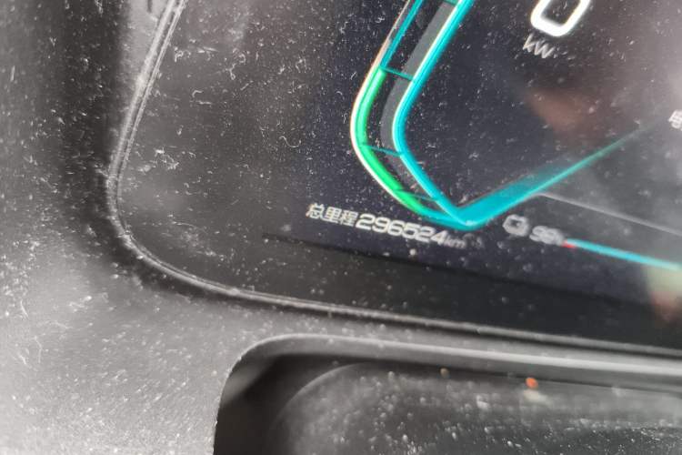 Used BYD e2 2021 Luxury Model Odometer Close Up