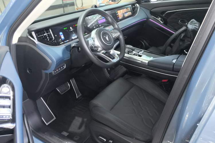 Used VOYAH FREE 2021 Four-Wheel Drive Standard Range-Extended Exclusive Luxury Package
