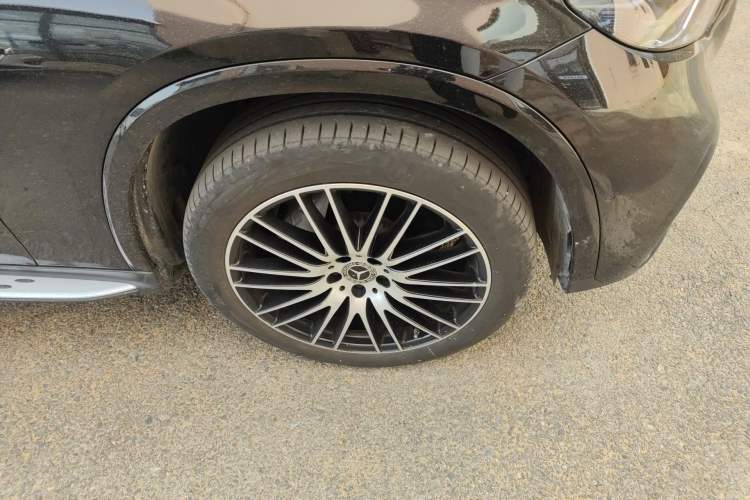 Used Mercedes-Benz GLC 2023 GLC 300 L 4MATIC Luxury 7-Seater
