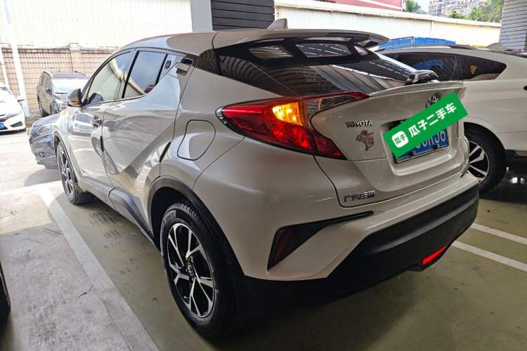 Used Toyota C-HR 2018 2.0L Leading Edition China V-standard Exterior 2