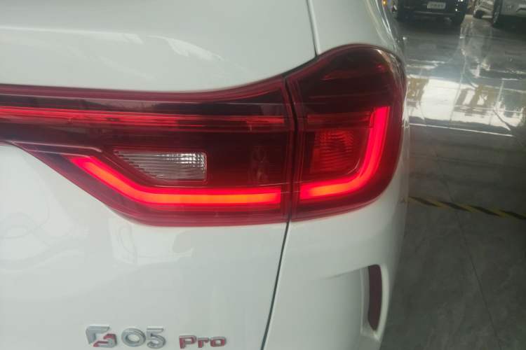 Used SWM G05 2022 PRO 1.5T DCT Luxury Model 7 Seats