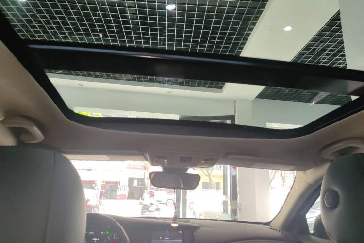 Used Infiniti QX30 2017 1.6T Two-Wheel-Drive Sport Edition Headliner