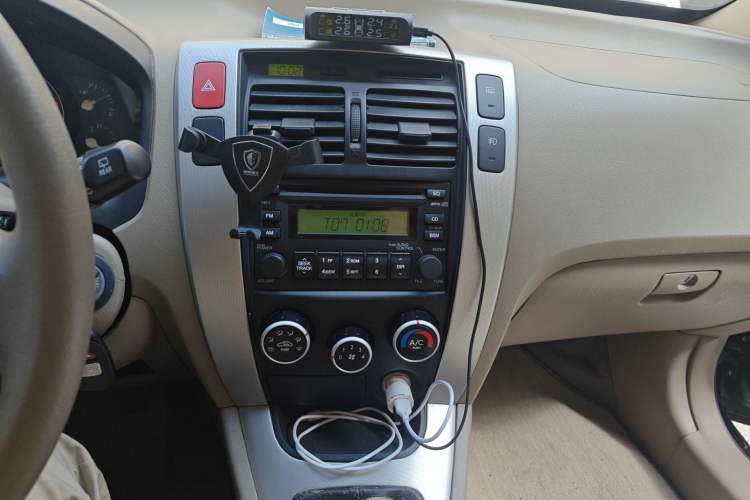 Used Hyundai Tucson 2009 2.0L Manual Two-Wheel Drive Fashion Edition Audio And AC Panel