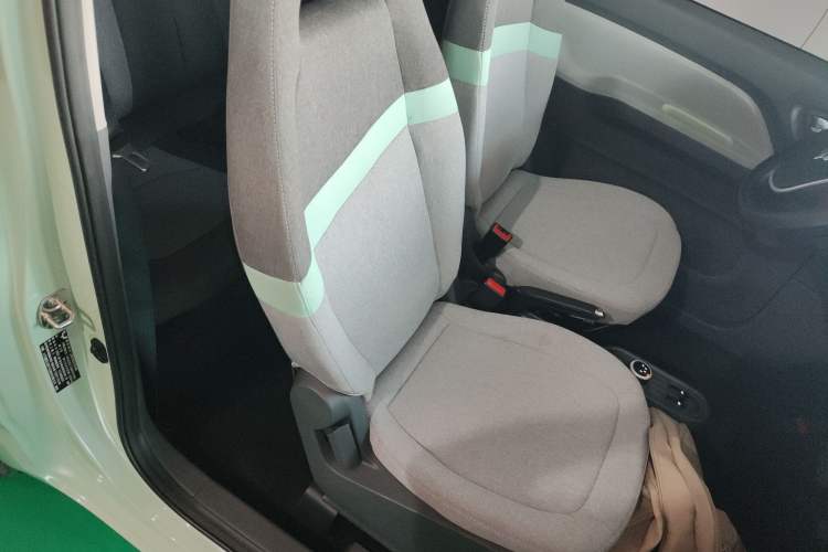 Used Wuling Hongguang MINIEV 2022 Macaron Premium Model – Lithium Iron Phosphate Right Front Seat