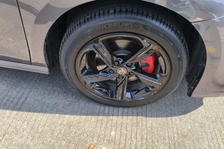 Used MG 5 Scorpio 2022 1.5T Trophy Sport Luxurious Edition Right Front Wheel Hub