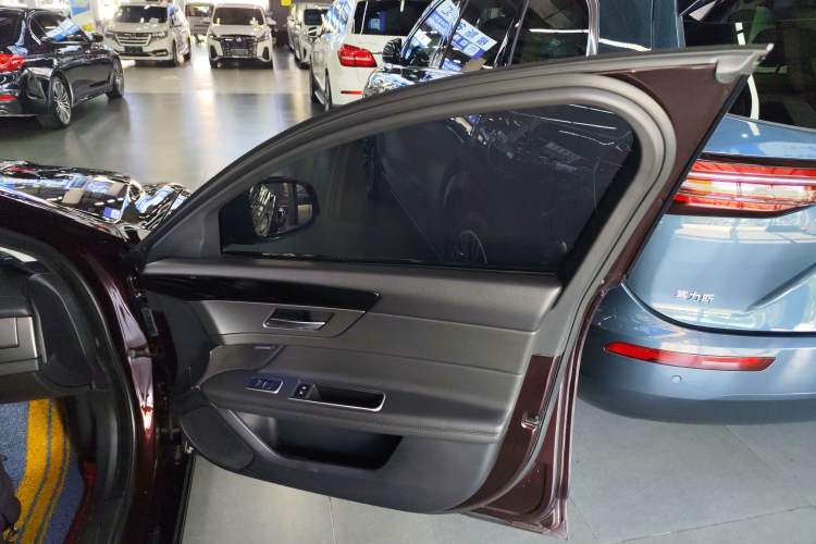 Used Jaguar XFL 2020 XFL 2.0T P200 Two-Wheel-Drive Rally Flag Edition