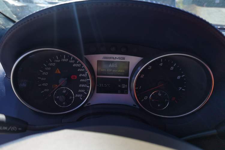 Used Mercedes-Benz M-Class AMG 2011 AMG ML 63 Instrument Cluster