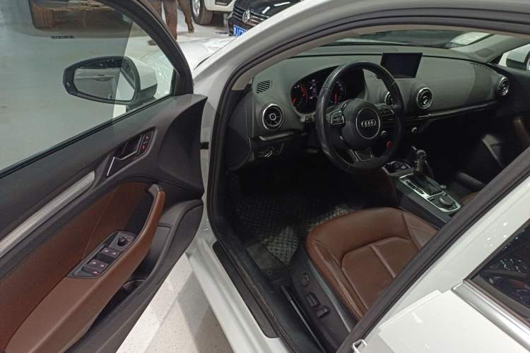 Used Audi A3 2014 Limousine 35 TFSI Automatic Comfort Model
