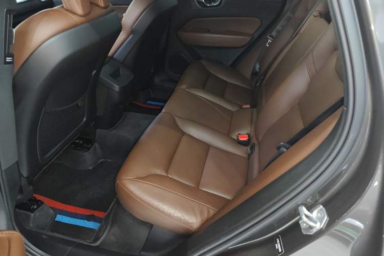 Used Volvo XC60 2022 B5 4x4 Zhiyi Luxury Edition
