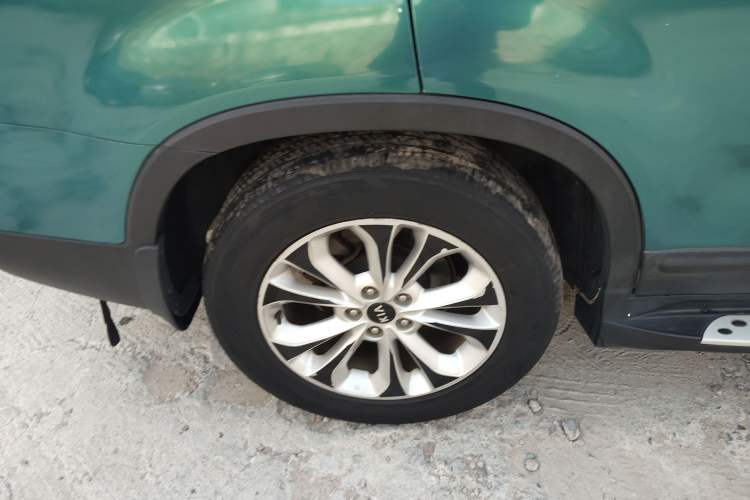 Used Kia Sorento 2013 2.4L 5-Seater Gasoline Comfort Version China IV Standard
