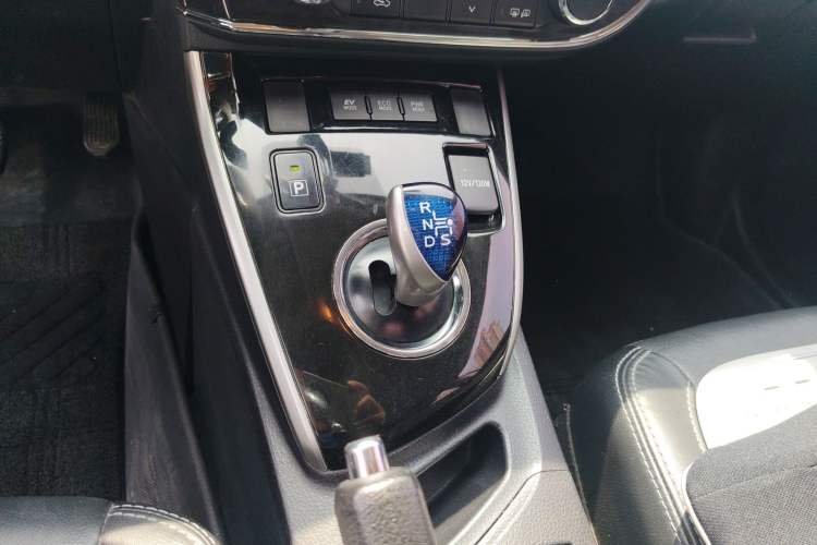 Used Toyota Corolla 2016 Dual-Engine 1.8L E-CVT Elite Edition