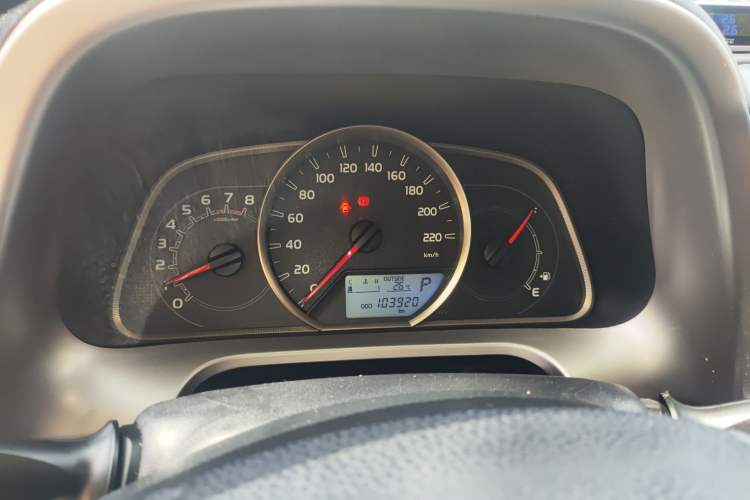 Used Toyota RAV4 2016 2.0L CVT Two-Wheel Drive Fashion Edition China V Standard
