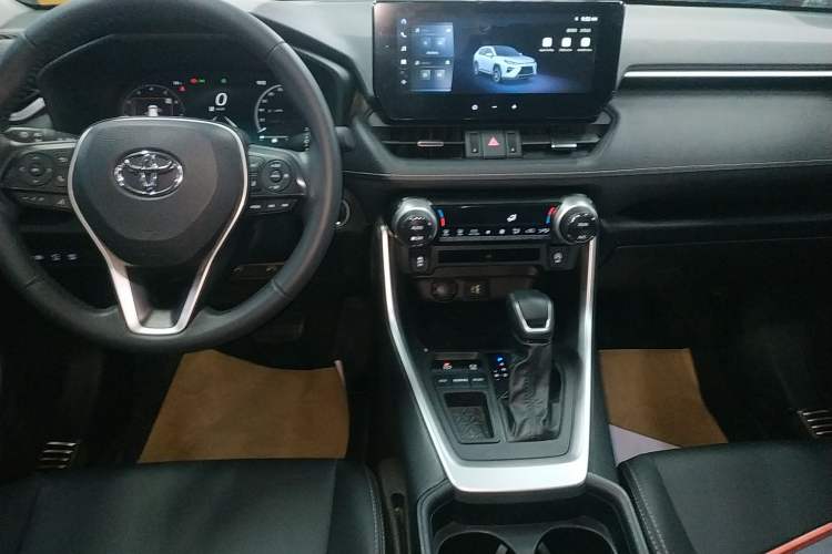 Used Toyota Wildlander 2022 2.0L CVT Two-Wheel Drive Luxury PLUS Edition