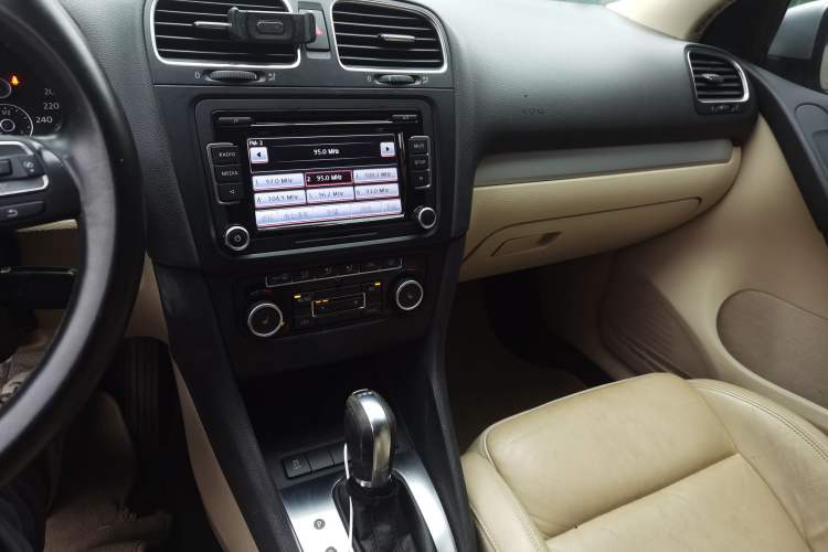 Used Volkswagen Golf 2012 1.4TSI Automatic Luxury Edition
