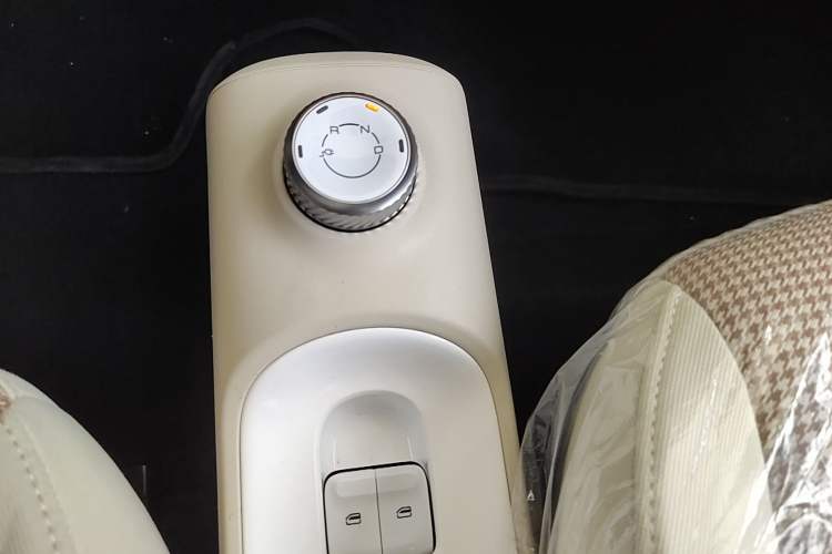 Used Wuling Hongguang MINIEV 2024 3rd Generation 215km Youth Edition Gear Lever