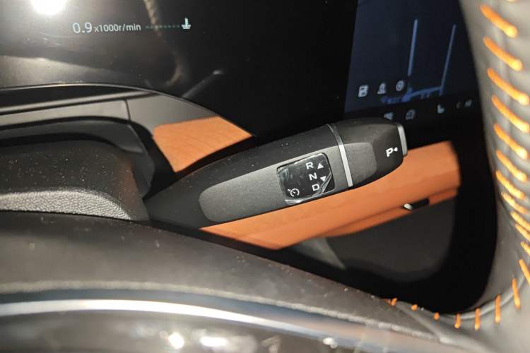 Used CHANGAN CS75 PLUS 2025 4th Generation 1.5T New Blue Whale Smart Luxury Edition Gear Lever