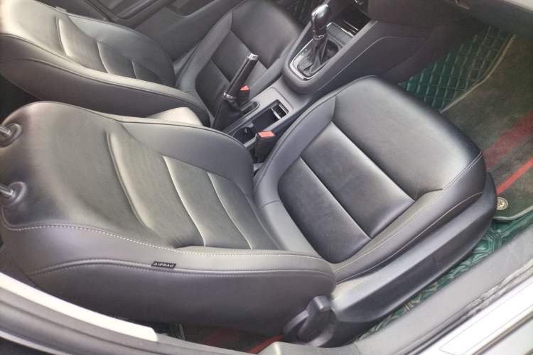 Used Volkswagen Sagitar 2015 1.6L Automatic Comfort Model
