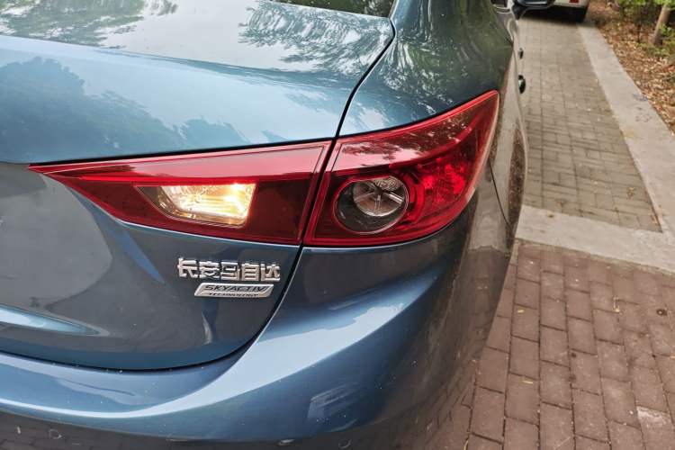 Used Mazda 3 Axela 2017 Sedan 1.5L Automatic Comfort Model Emission Standard China V