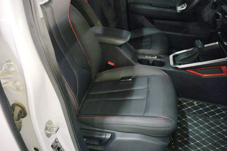 Used Wuling Alvez 2022 1.5T CVT Trendy & Cool Edition Right Front Seat