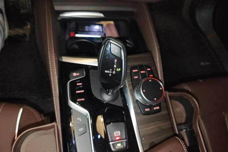 Used BMW 5 Series 2018 Facelifted 530Li Luxury Edition Premium Package
