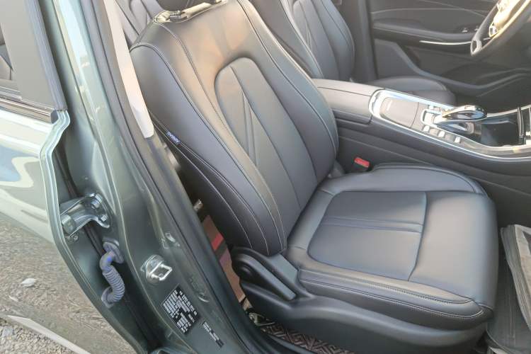 Used Landian E5 2023 1.5L DE-i 100KM Zhenxiang Edition 7-Seater