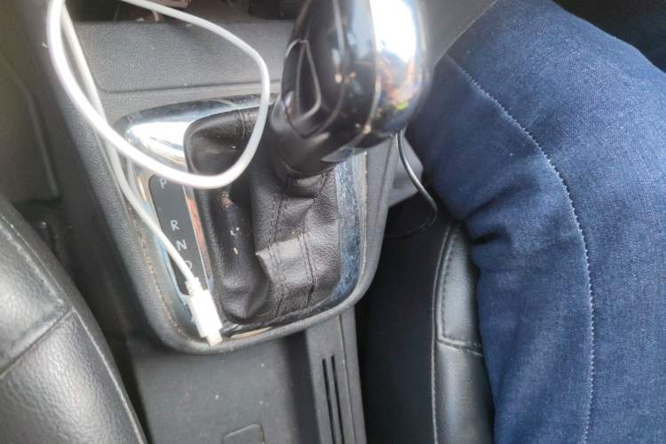 Used Volkswagen Santana 2015 1.6L Automatic Comfort Edition Gear Lever