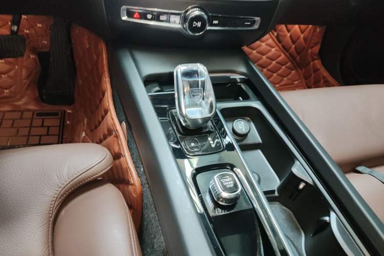 Used Volvo S60 2022 B4 Zhiyuan Luxury Edition
