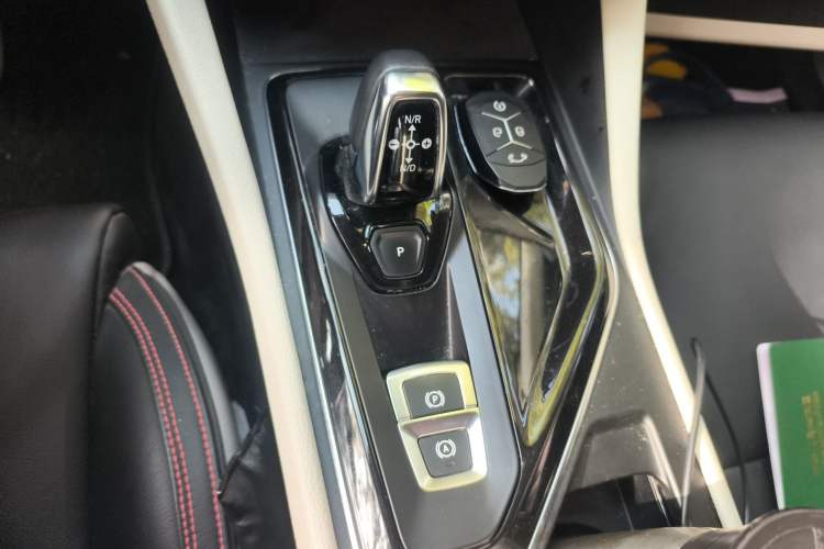 Used Lynk & Co 02 2018 1.5T DCT Two-Wheel Drive Zhaopu Version China V Standard
