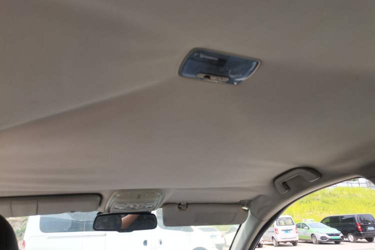 Used Haval H6 2013 Upgraded Model 1.5T Manual Two-Wheel Drive Elite Version Headliner