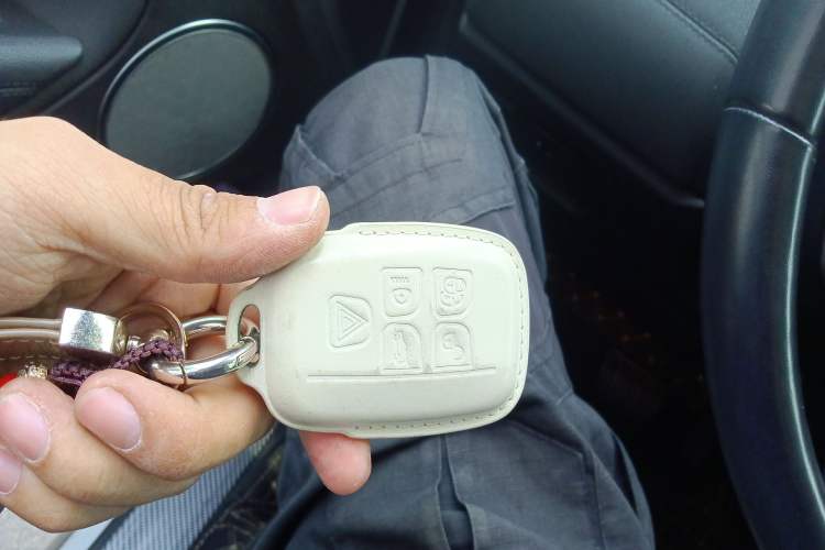 Used Land Rover Range Evoque 2018 240 PS SE Smart Brilliance Edition Vehicle Key