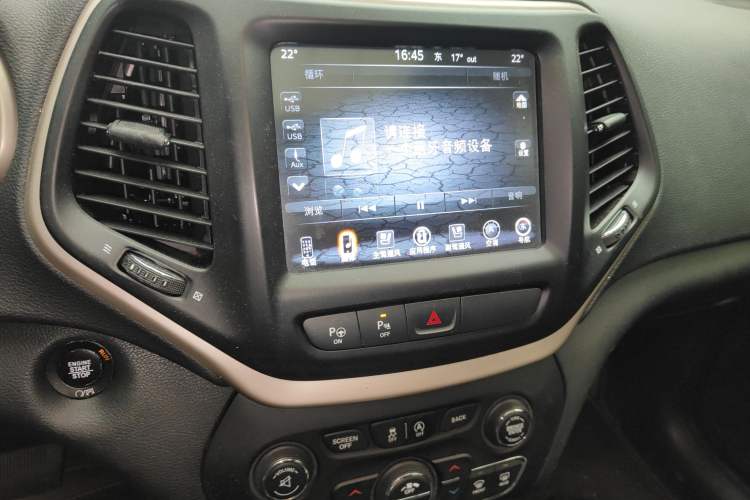 Used Jeep Cherokee 2017 2.4L Superior Edition Audio And AC Panel