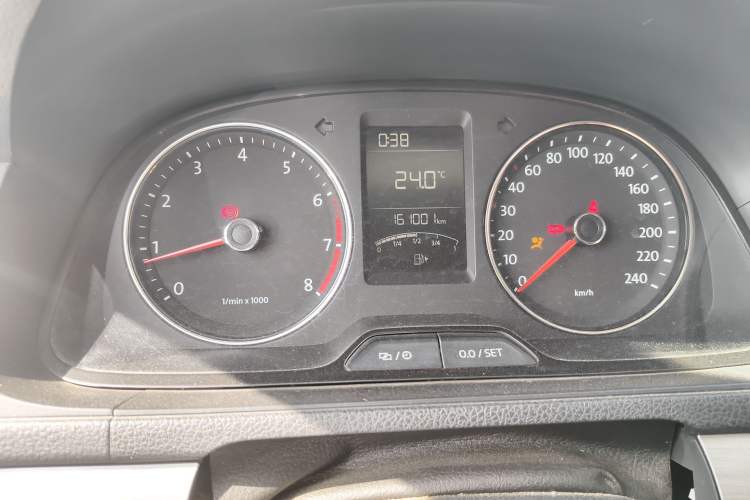 Used Volkswagen Lavida 2013 Restyled Classic 1.6L Manual Comfort Edition
