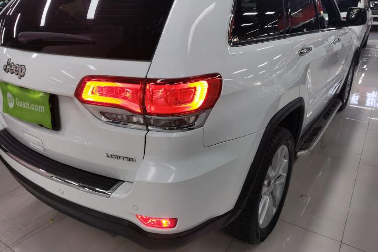 Used Jeep Grand Cherokee (Import) 2017 3.0L Comfort Navigation Edition
