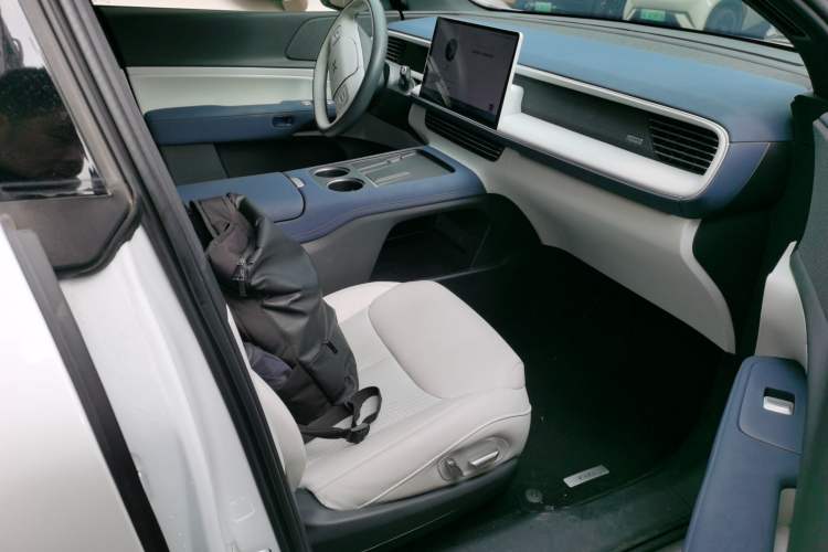 Used XPeng G6 2023 580 Long-Range Pro Right Front Seat