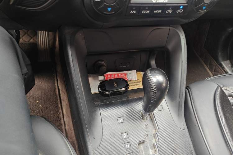 Used Hyundai ix35 2013 2.0L Automatic Two-Wheel Drive Smart GLS China IV Standard
