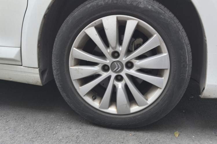 Used Citroen C-Quatre 2016 Classic Sedan 1.6L Manual - Premium Version Right Front Wheel Hub