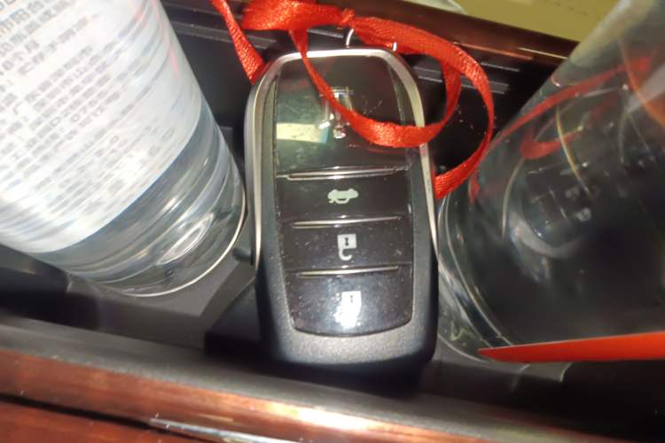 Used Toyota Crown 2015 2.0T Fashion Edition
