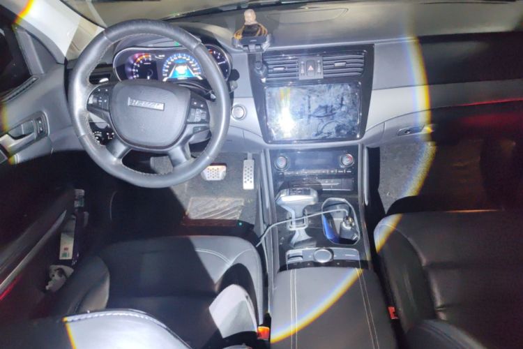 Used Haval H8 2017 2.0T Gasoline Two-Wheel Drive Smart Edition
