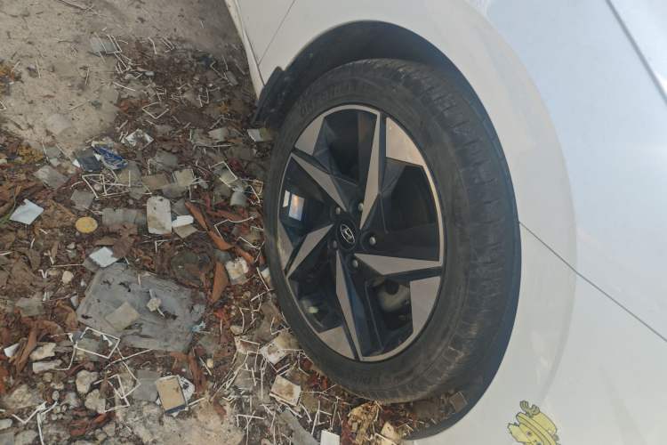 Used Hyundai Elantra 2021 1.5L CVT LUX Prestige Edition Right Front Wheel Hub