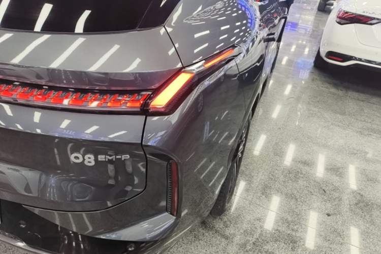 Used Lynk & Co 08 EM-P 2023 120km Long-Range Halo